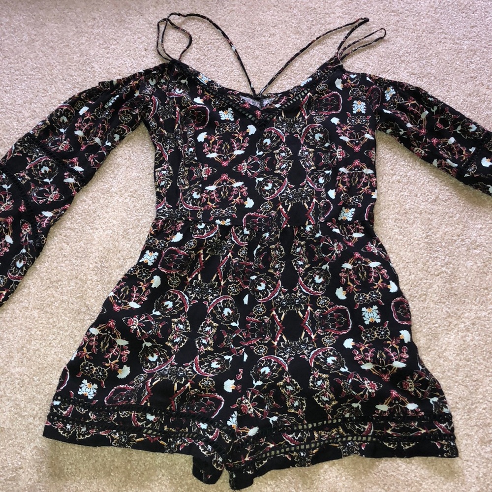 Kendall & Kylie Flowy Romper, Size S